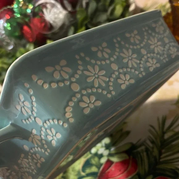The Pioneer Woman Cow Floral Bakeware Dish | Farmhouse Cottagecore - Picture 3 of 3